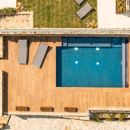 Lux Palma, Villa